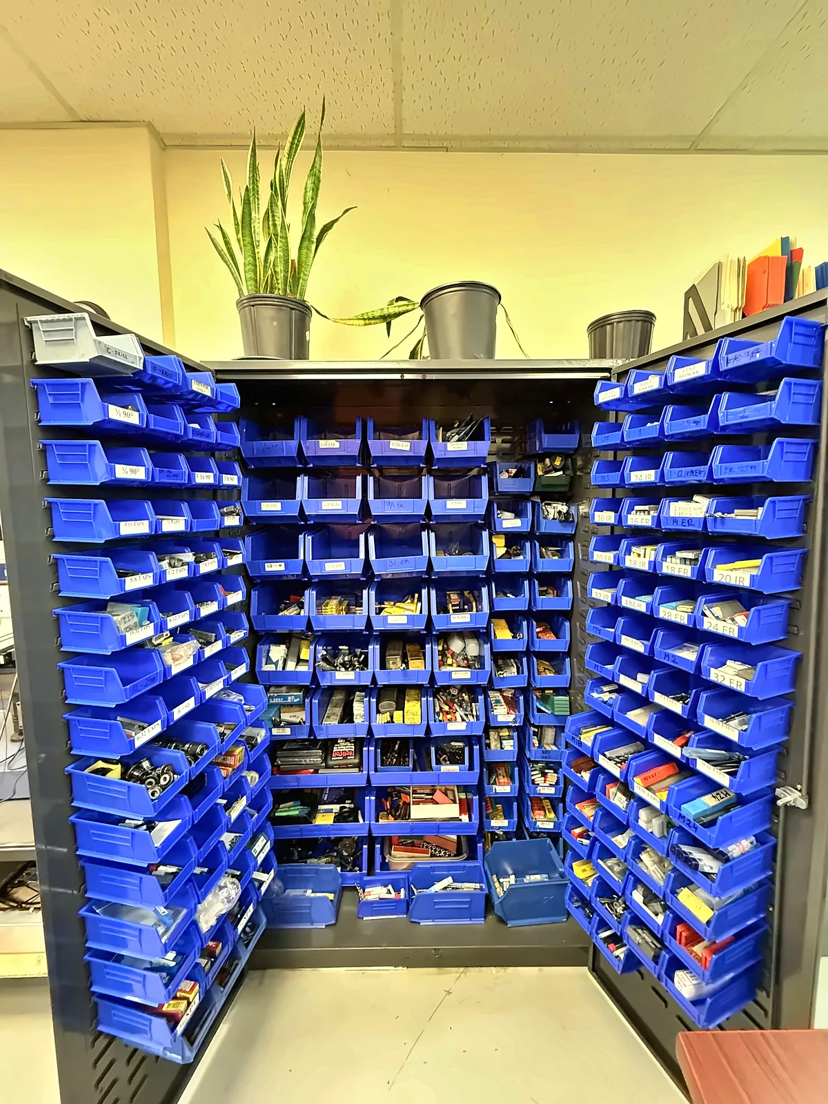 Organized tooling and parts bins